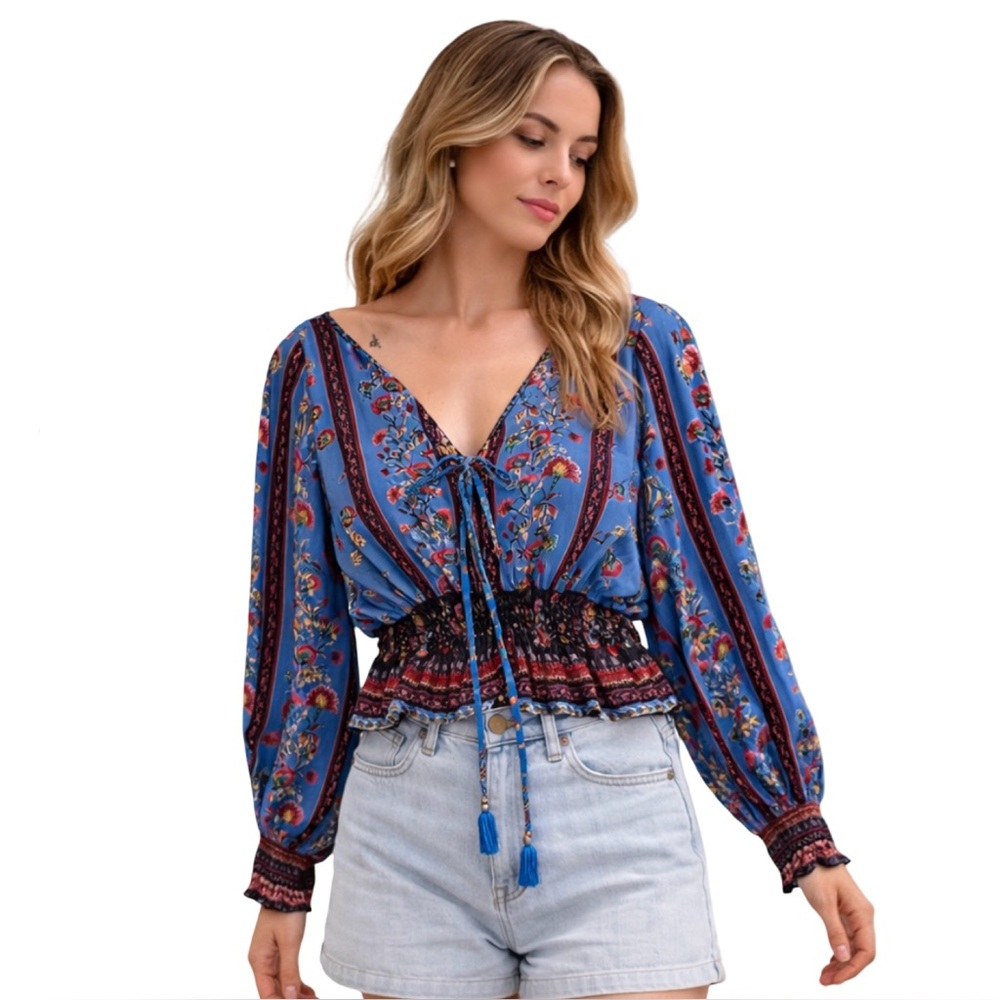 Gypsy Love Blue Floral Smocked Waist Peplum Top Size Small Boho‎ V-Neck